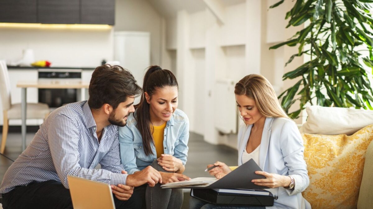 A couple looking at buying a home for sale in Bradenton FL